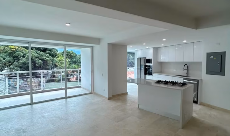 Remodelación integral de espacios, acabados de pintura y cocina a medida en apartamento terminado
